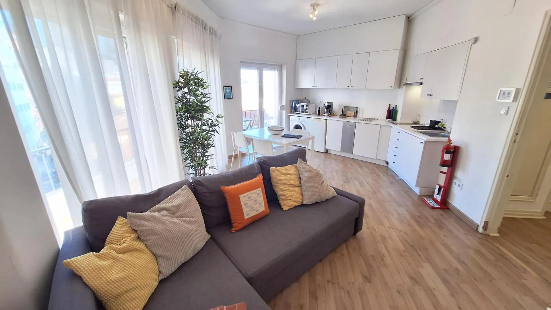 Luminous Lisbon Apartment