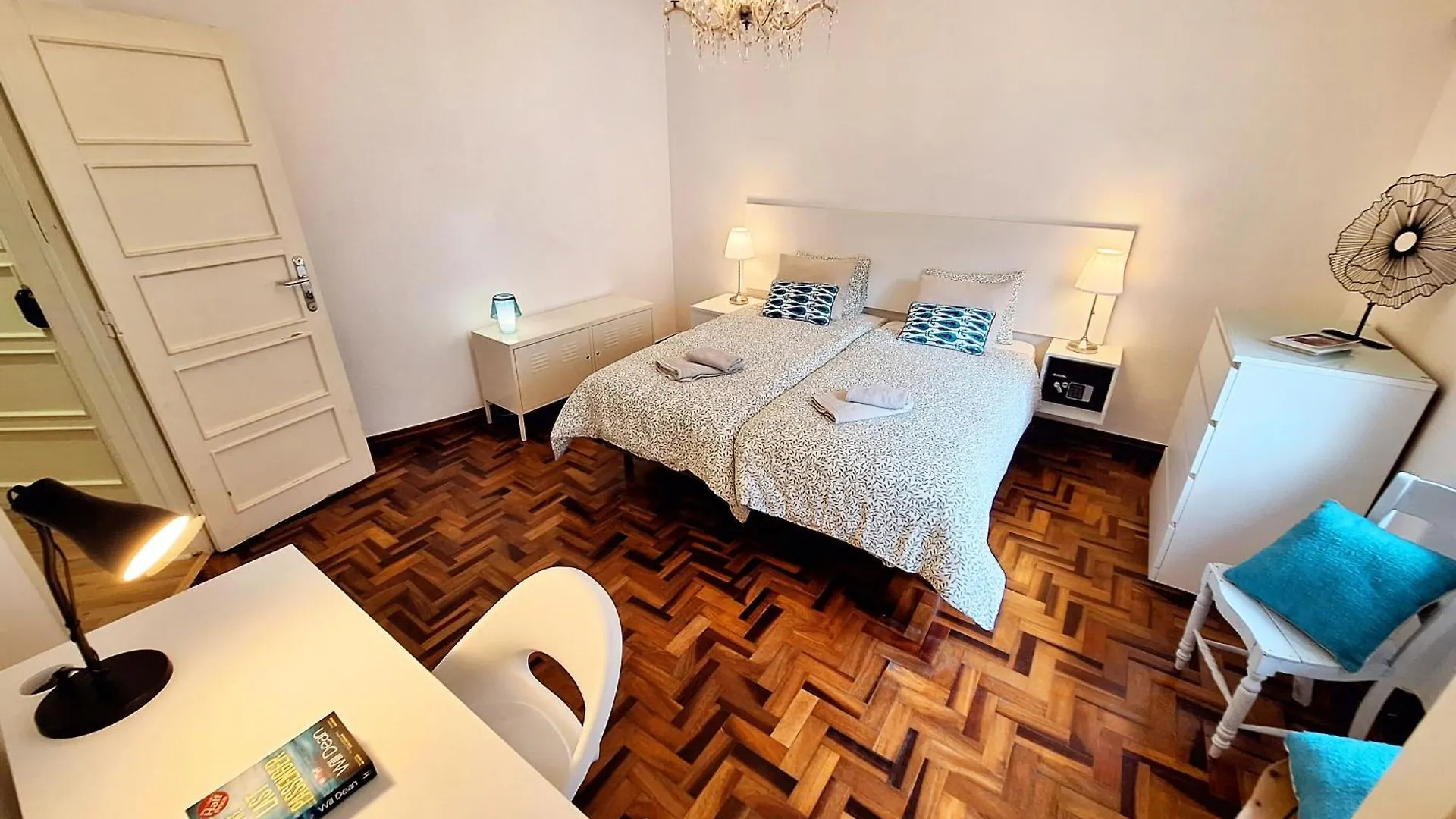 Luminous Lisbon Apartment